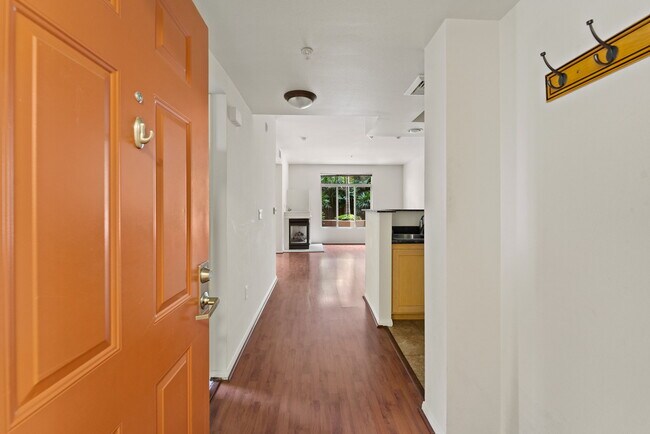 Building Photo - 2400 5th Ave