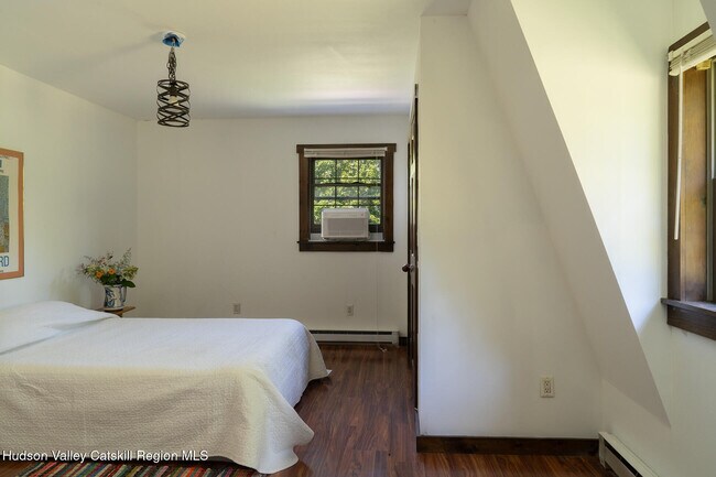 Building Photo - 51 Petty Dr