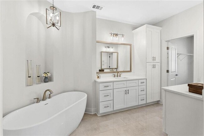 Building Photo - 110 Via Roma