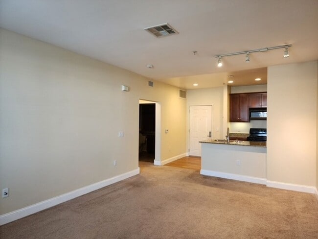 Building Photo - Spacious 2 Bedroom Avenue One Home, Available Now!