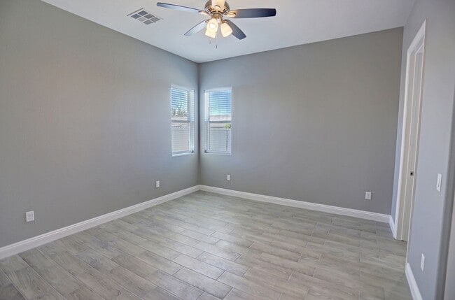 Building Photo - CALVADA VALLEY U3 - Galaxy Street