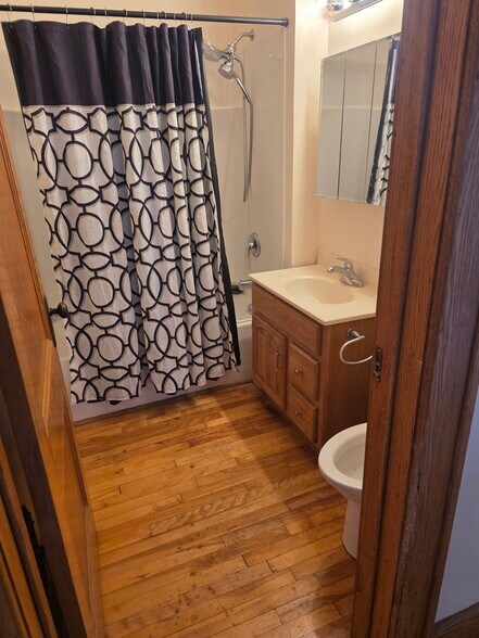 Building Photo - 144 Forest Hill Dr