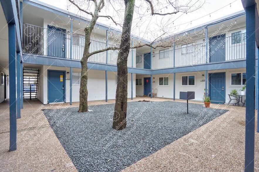 Building Photo - 3138 Manor Rd