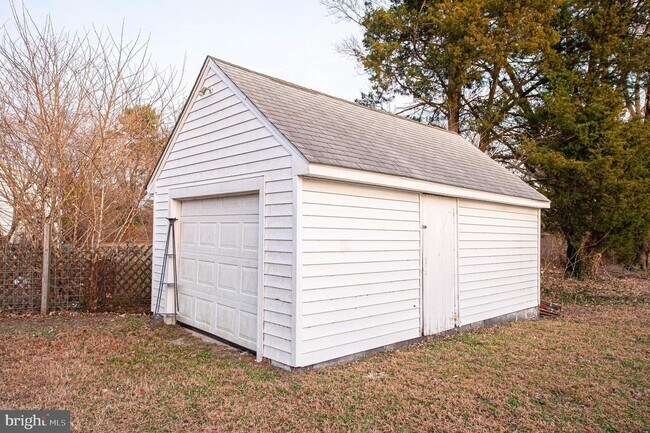 Building Photo - 1226 Pemberton Dr