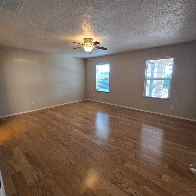Building Photo - 6912 Vista Del Sol Dr NW