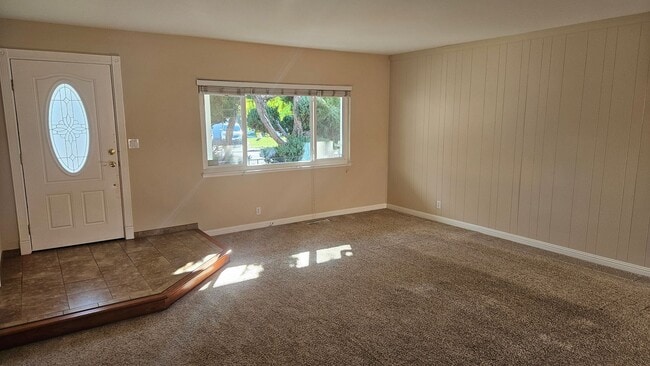 Building Photo - RENT WILL BE $3950 THROUGH MAY 2026!