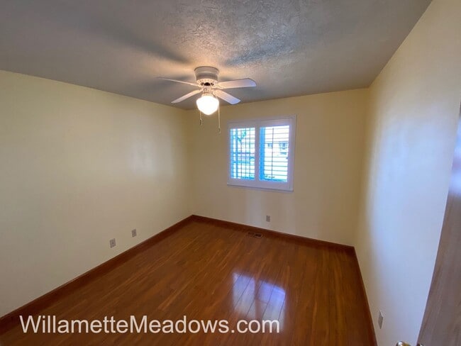Building Photo - Beautiful 3 Bedrooms, 2 Bathrooms, In Aums...