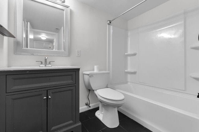 Building Photo - 2-Bedroom Condo with Great Community Amenities in Lower Macungie