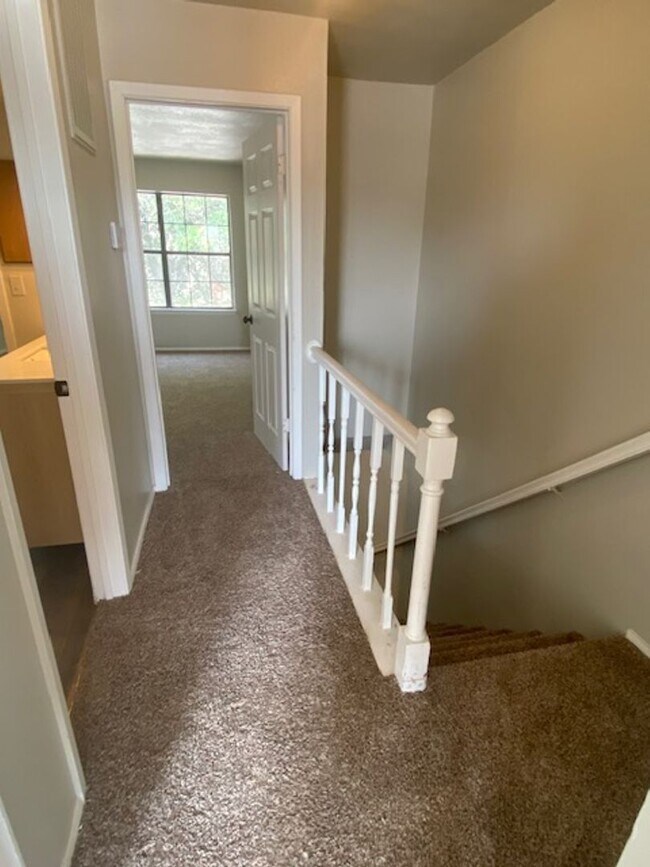 Building Photo - 2 BEDROOM CONDO BY UNT