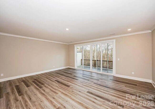 Building Photo - 108 Glencoe Ln