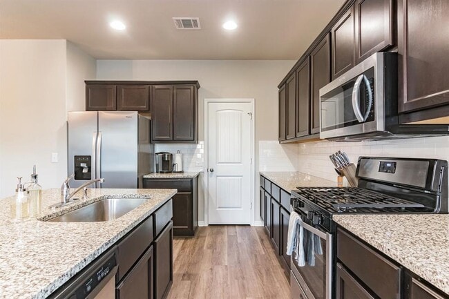 Building Photo - 2001 Fairhaven Gtwy