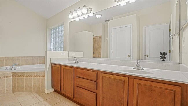 Building Photo - 774 Princeton Dr