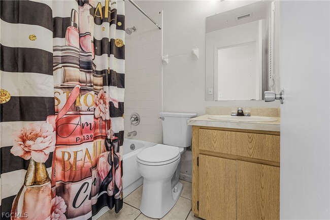 Building Photo - 1733 NE 7th Pl