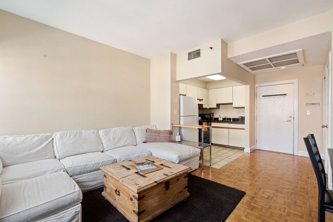 Building Photo - 416 Commonwealth Ave