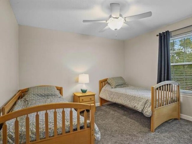 Building Photo - Three Bedroom Townhome in Southwood