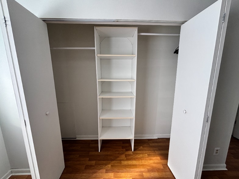 Building Photo - 3522 Kenbrooke Ct