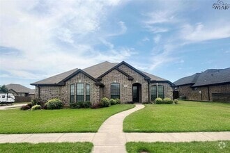 Building Photo - 5016 Southfork Dr