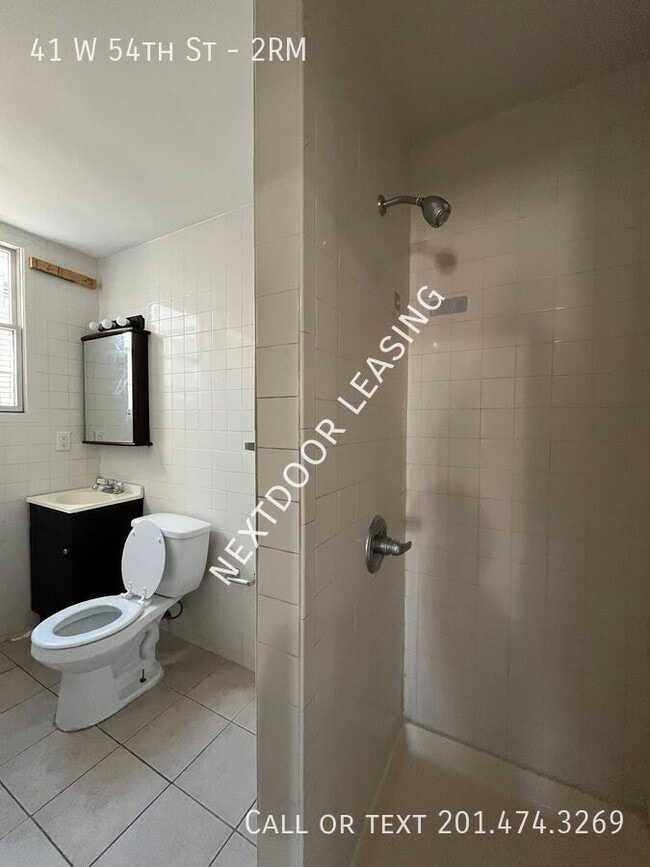 Building Photo - 41 W 54th St