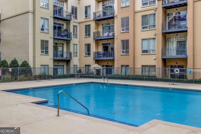 Building Photo - 711 Cosmopolitan Dr NE