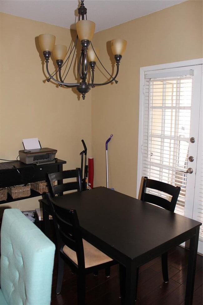 Building Photo - 2801 Rio Grande St