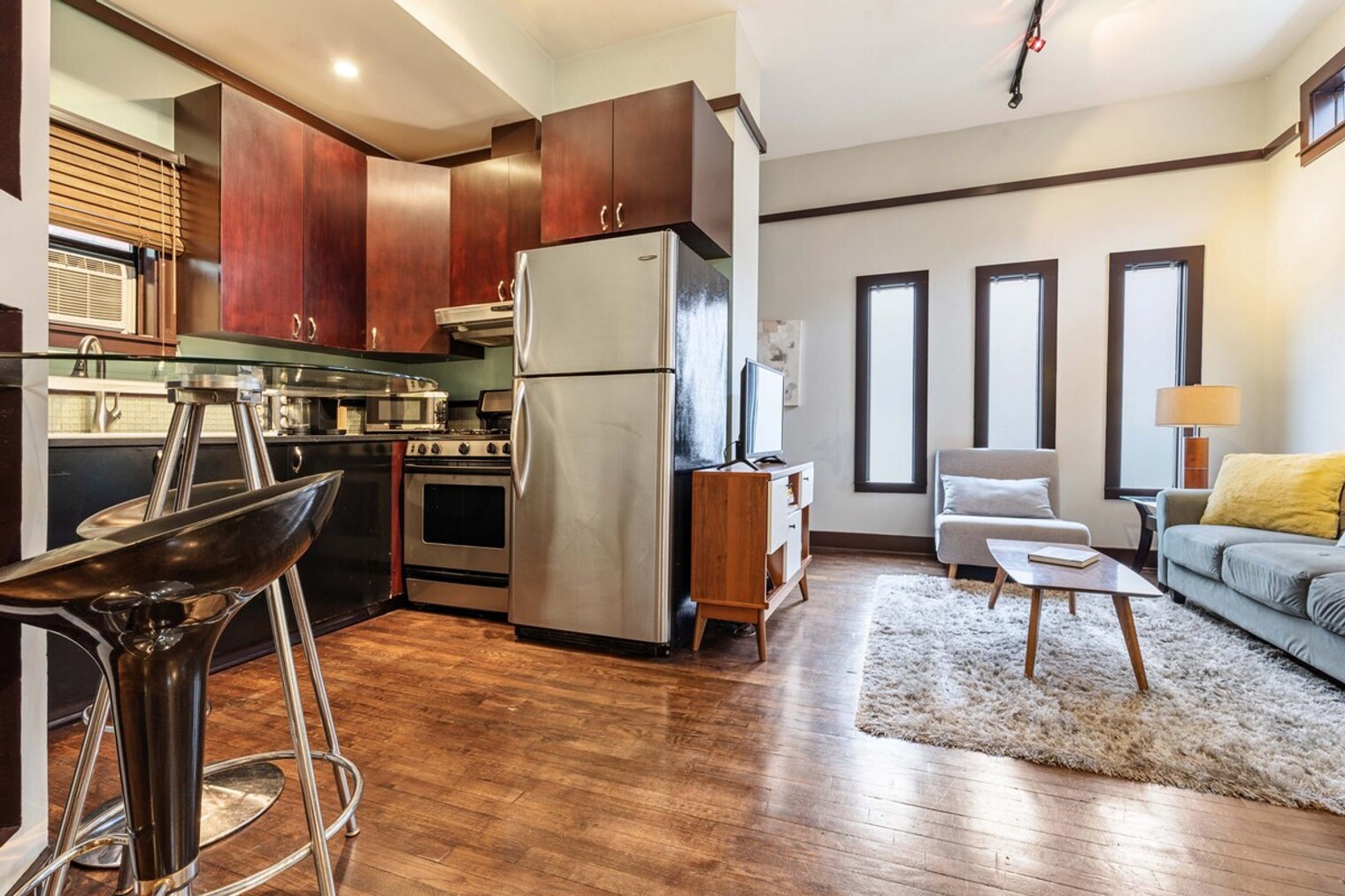 Building Photo - 1208 E Thomas St