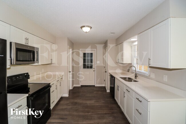 Building Photo - 675 Tealwood Ln