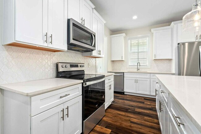 Building Photo - 854 Village Dr