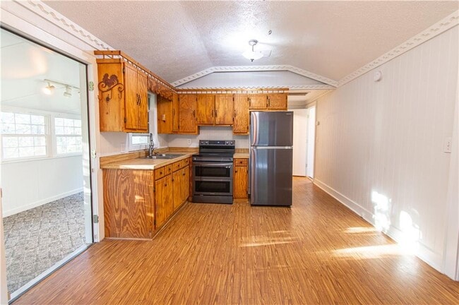 Building Photo - 250 Nottingham Wy