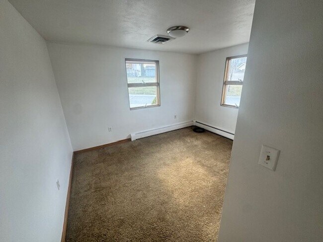 Building Photo - 2563 Gap View Rd