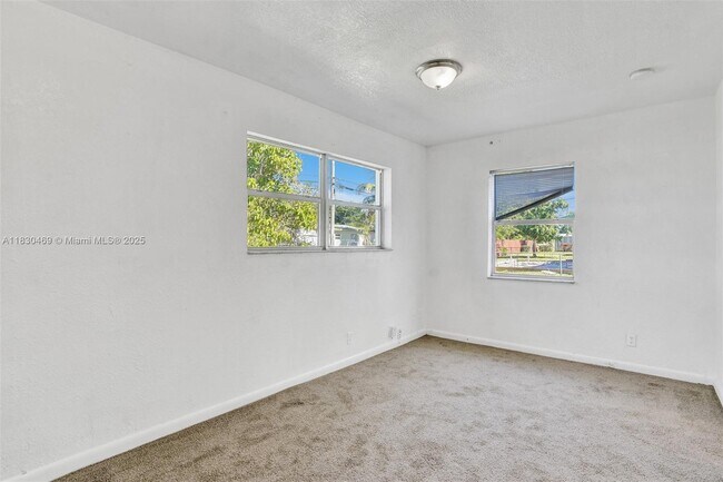 Building Photo - 3431 NW 5th Pl