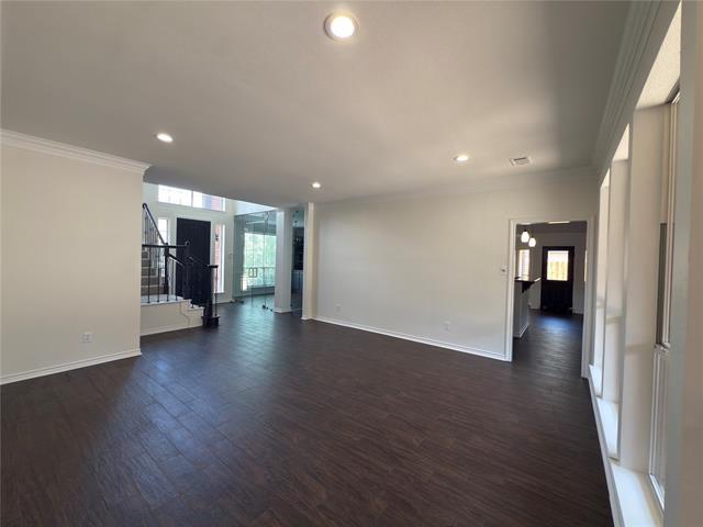 Building Photo - 2101 Tarrant Ln