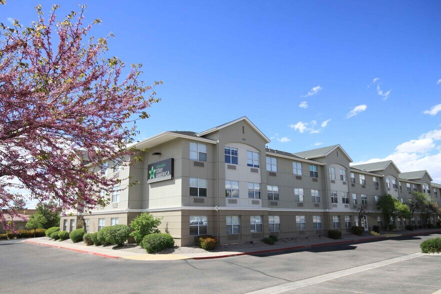 Building Photo - Furnished Studio-Albuquerque - Rio Rancho Blvd.