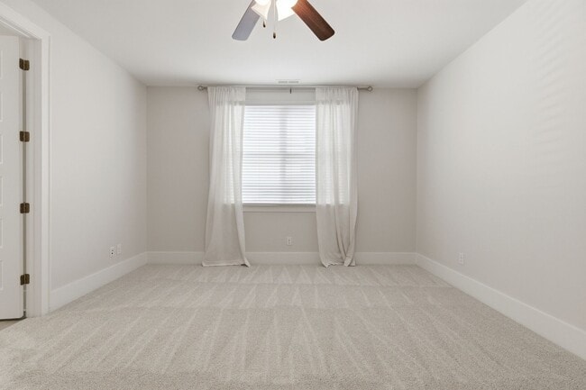 Building Photo - 1926A Castleman Dr