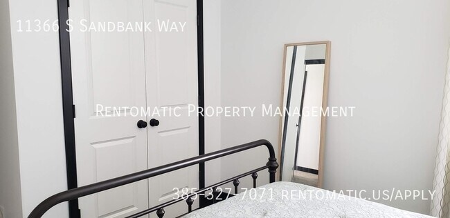 Building Photo - 11366 Sandbank Way