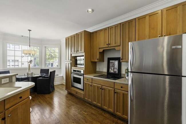 Building Photo - 78 Crumley St SE