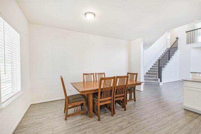 Building Photo - 30812 Willow Green Ln
