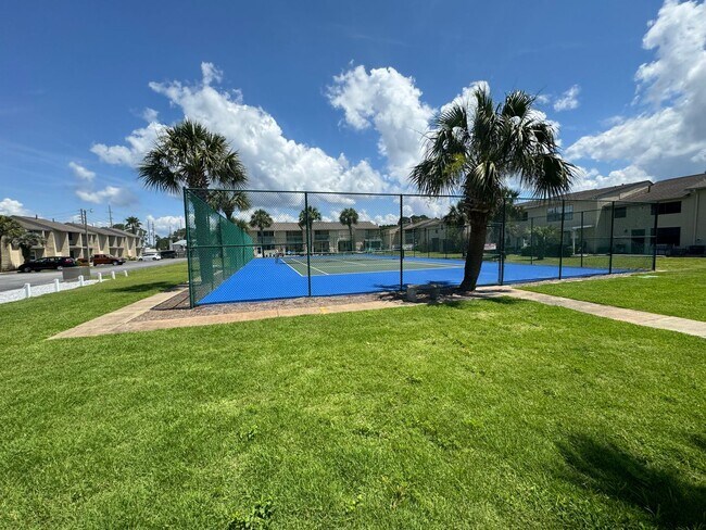 Building Photo - Great Two Bedroom-Freshly Remodeled-$500.00 off first months rental rate with approved application!