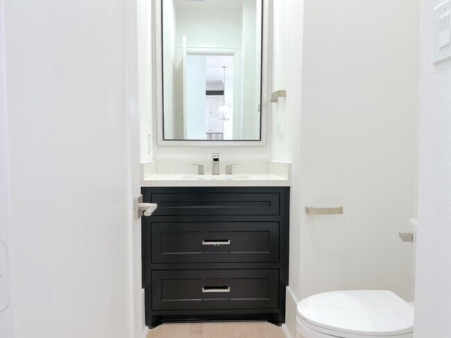 Building Photo - 2122 Blalock Rd