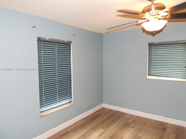Building Photo - 9331 NW 33rd Manor