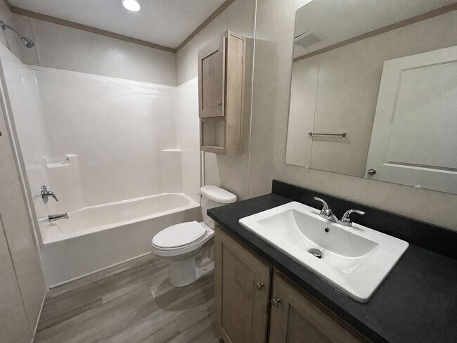 Building Photo - 491 Vermont