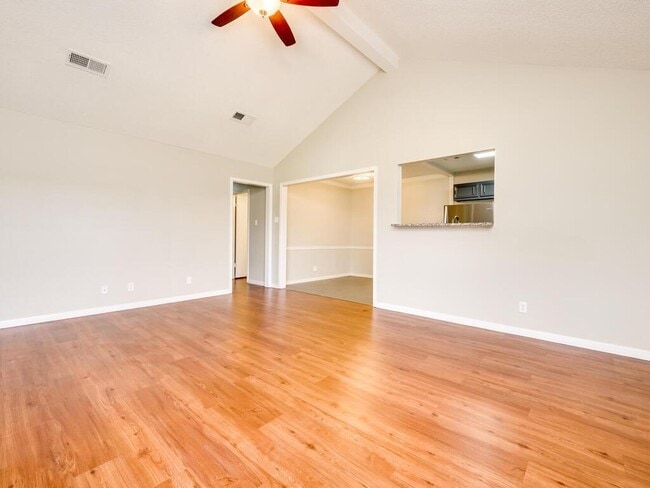Building Photo - 208 Tamara Dr