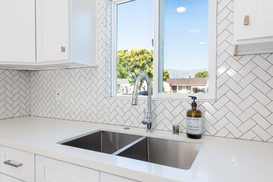 KITCHEN - 1011 N Florence St
