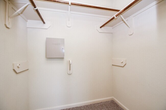 Building Photo - 5215 Brinkman Ct