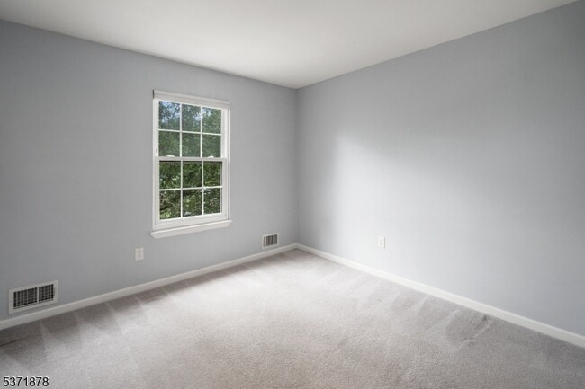 Building Photo - 73 Crickhollow Ct