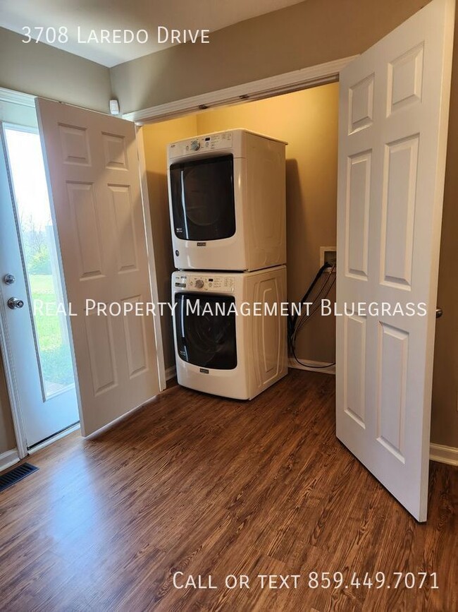 Building Photo - 3708 Laredo Dr