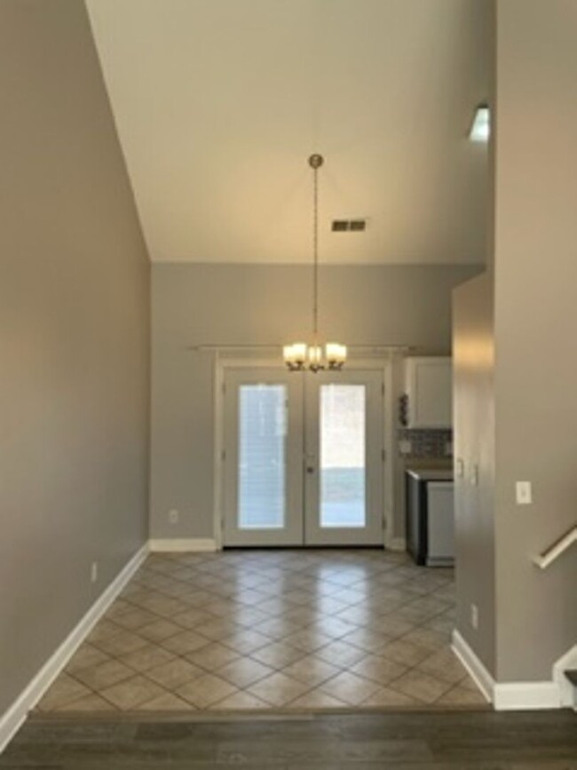 Building Photo - Three Bed Two and a Half Bath Home in Gast...