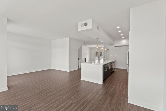 Building Photo - 714 Iron Frg Rd