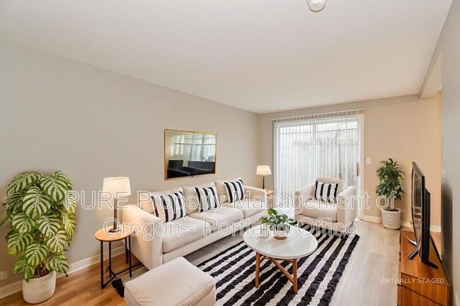 Building Photo - 16106 SE Caruthers St