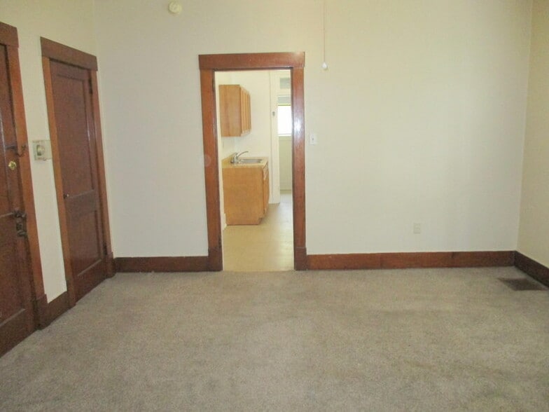 Building Photo - 1411 Beaver Rd