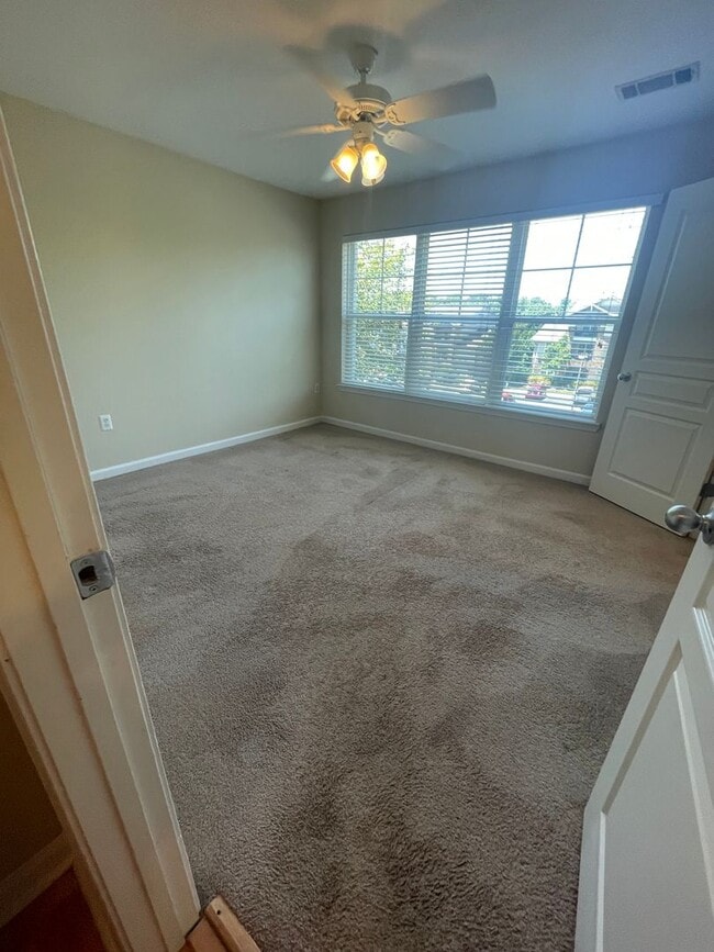 Building Photo - 18-1825 Whittaker